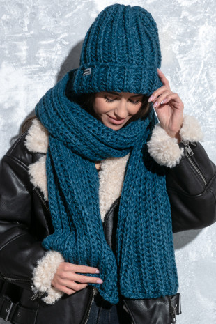 Czapka o grubym splocie chunky knit F1536 princesblue