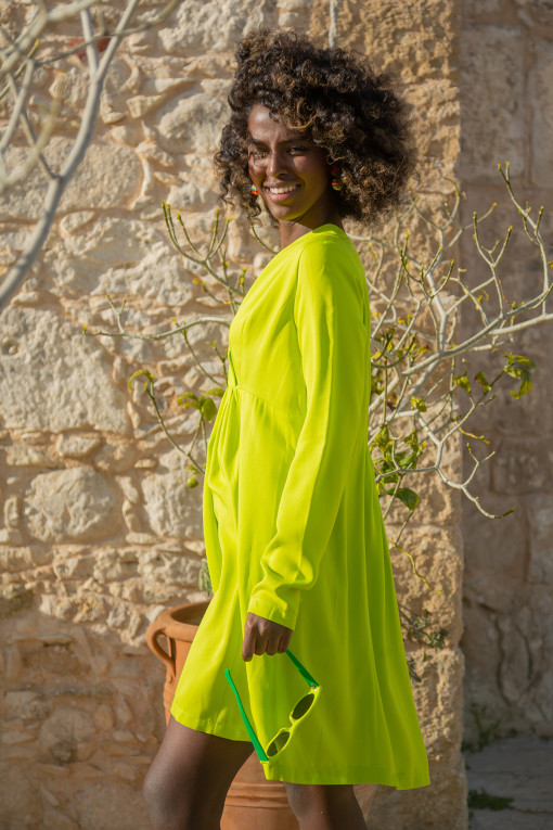 Short wrap dress made of viscose F1693 lime