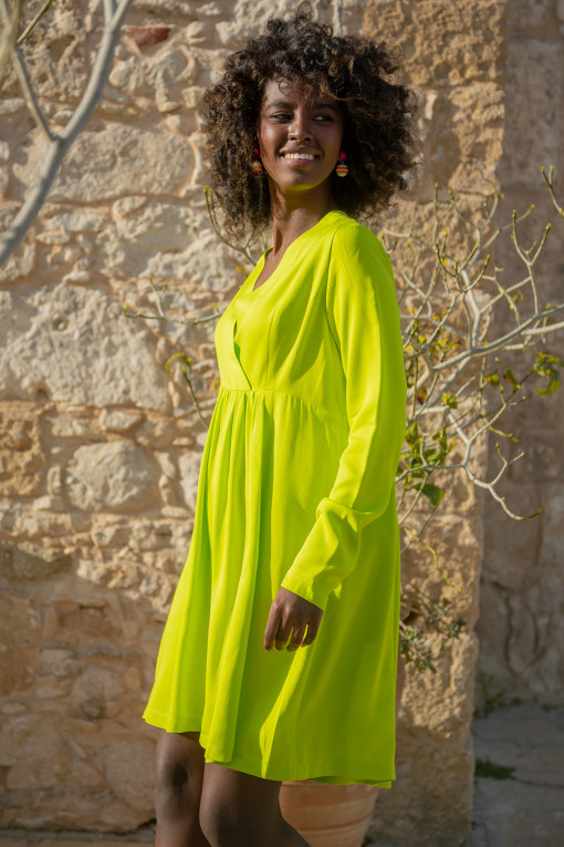 Short wrap dress made of viscose F1693 lime